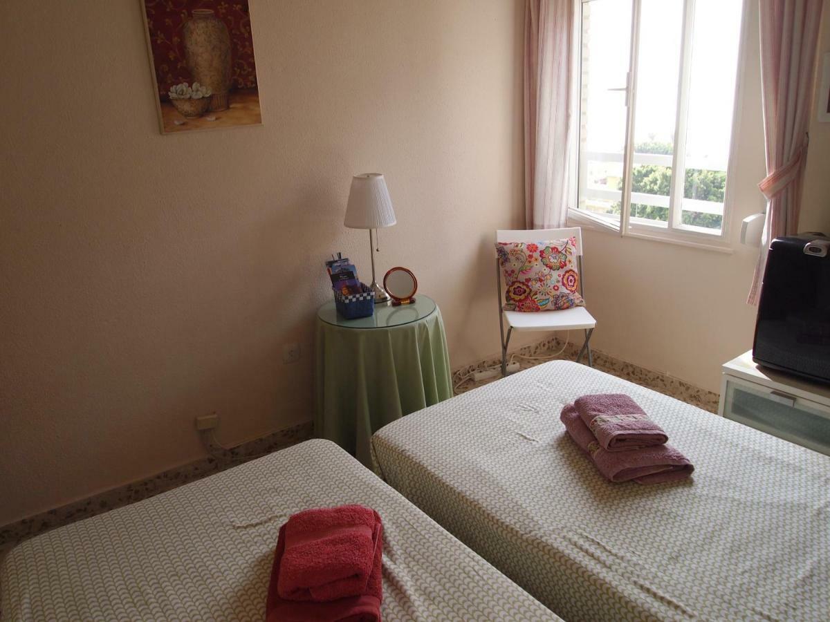Habitaciones Frente A La Playa Málaga Exterior foto
