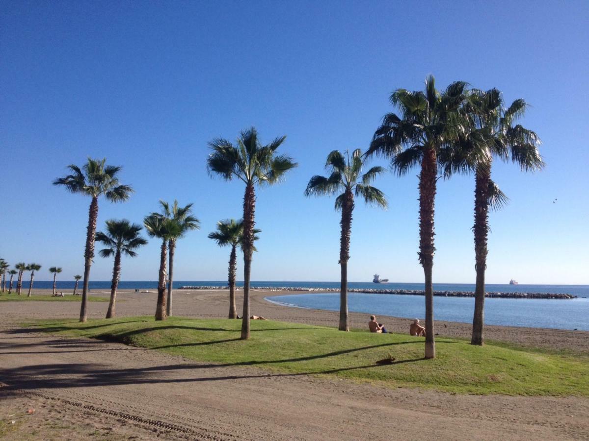 Habitaciones Frente A La Playa Málaga Exterior foto